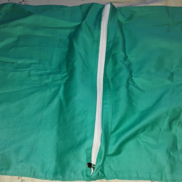 4 New Green Pillow Cases - Picture 4 of 9